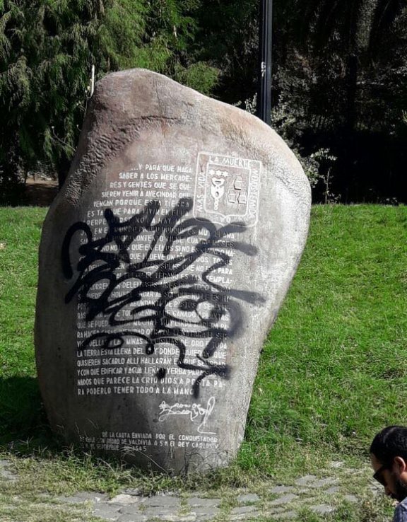 Cerro_Santa_Lucia_Piedra_Valdivia_De_Felipe_Alessandri